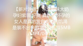 《乐橙云破解》小伙约炮漂亮小女友一边看黄片一边模仿高难度的姿势