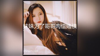 漂亮少妇3P 过来舔逼 小声一点隔壁听到投诉 你温柔一点 开始还有点害羞