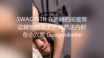 两个18岁的极品可爱小萝莉女同，脱光光互相舔对方粉逼，大叔出场_忍不住要参与，双飞两个妹子轮流操