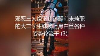 【麻辣王子】这九块腹肌怪不得小嫩妹这么喜欢，第二炮更持久，累瘫在床，玩着手机再也不想起来了。。。