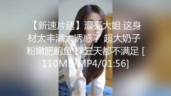 蜜桃臀女主播背着男友约我去她家露脸啪啪啪